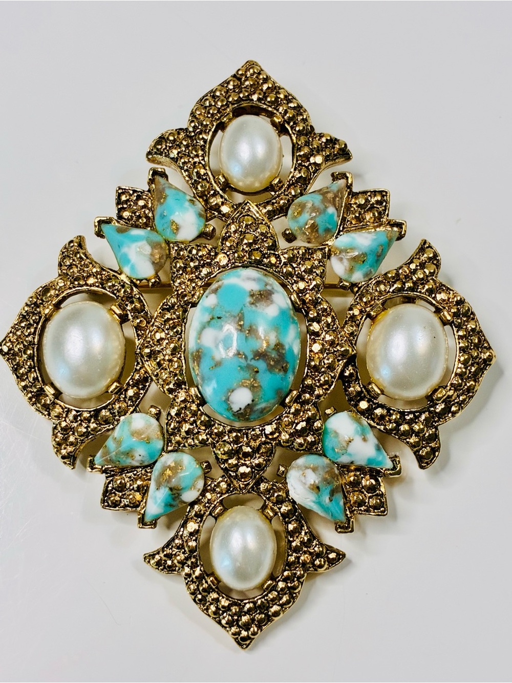 Sarah Coventry Remembrance Gold-Tone Turquoise & Pearl Cluster Brooch 60s Retro